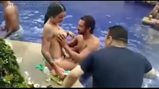 Xxx Bikini Videos Of Gauhar Khan - Gauhar Khan Hot - Spankbang